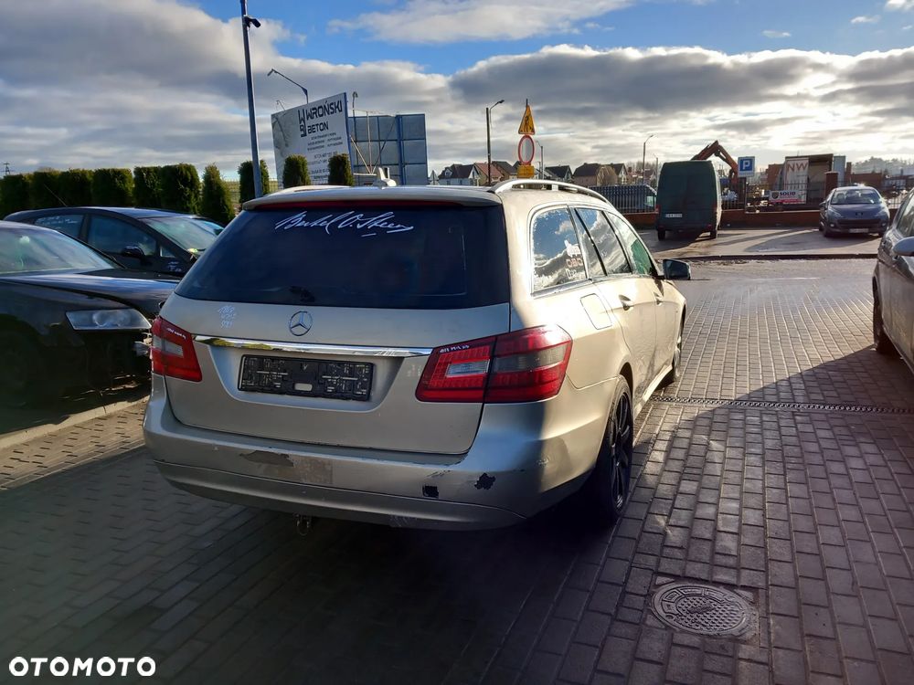 MERCEDES E-KLASA W212 TYLNE ZAWIESZENIE KOMPLETNE WÓZEK SANKI BELKA OŚ TYLNEGO ZAWIESZENIA - 1