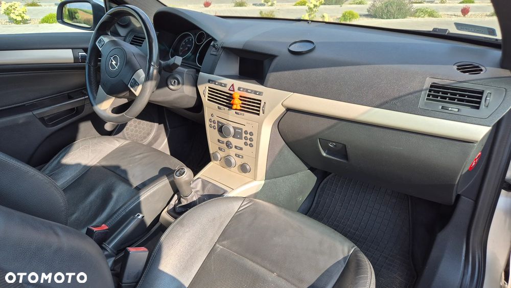 Opel Astra 2.0 T Cosmo - 7
