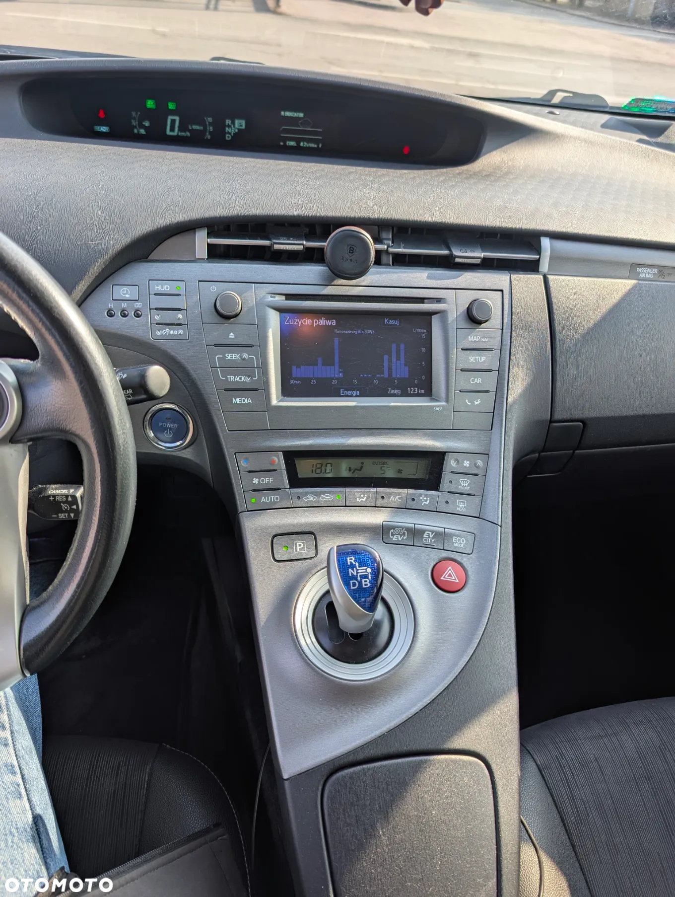 Toyota Prius Plug-in 1.8 HSD Prestige - 18