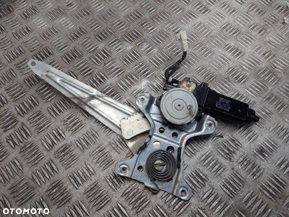 MECHANIZM PODNOŚNIK SZYBY PRAWY TYŁ ELEKTRYCZNY TOYOTA COROLLA E11 - 2