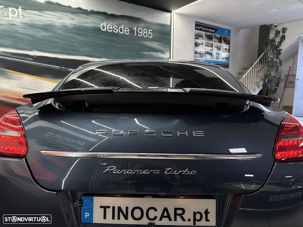 Porsche Panamera Turbo PDK - 15