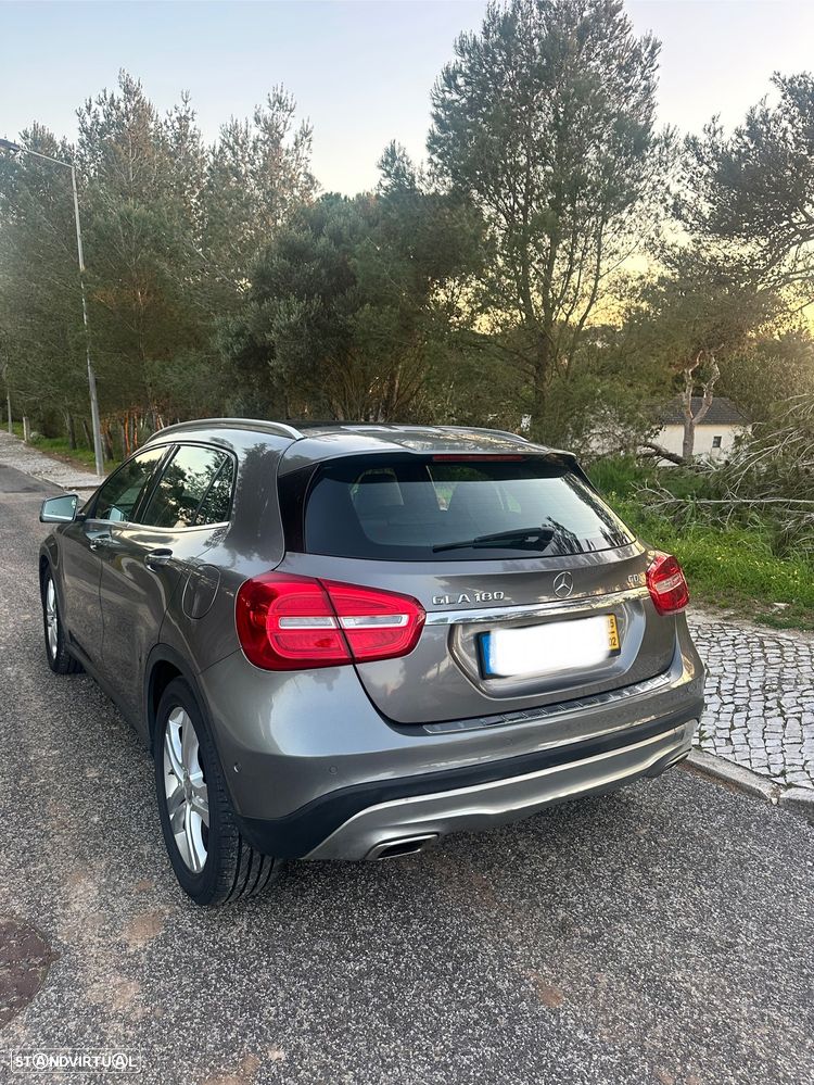 Mercedes-Benz GLA 180 (CDI) d Urban - 11