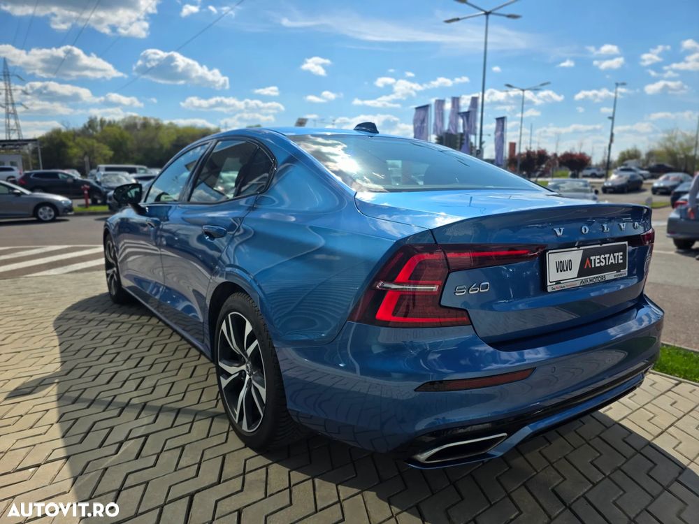 Volvo S60 B4 MHEV AT Plus Dark - 10