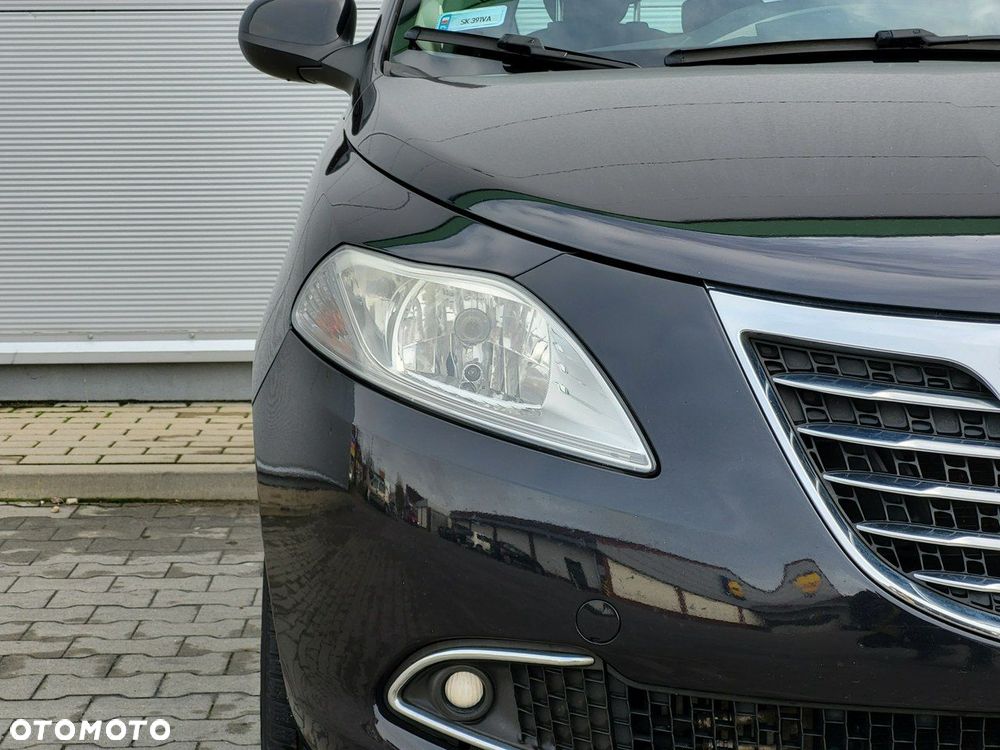 Lancia Ypsilon - 10