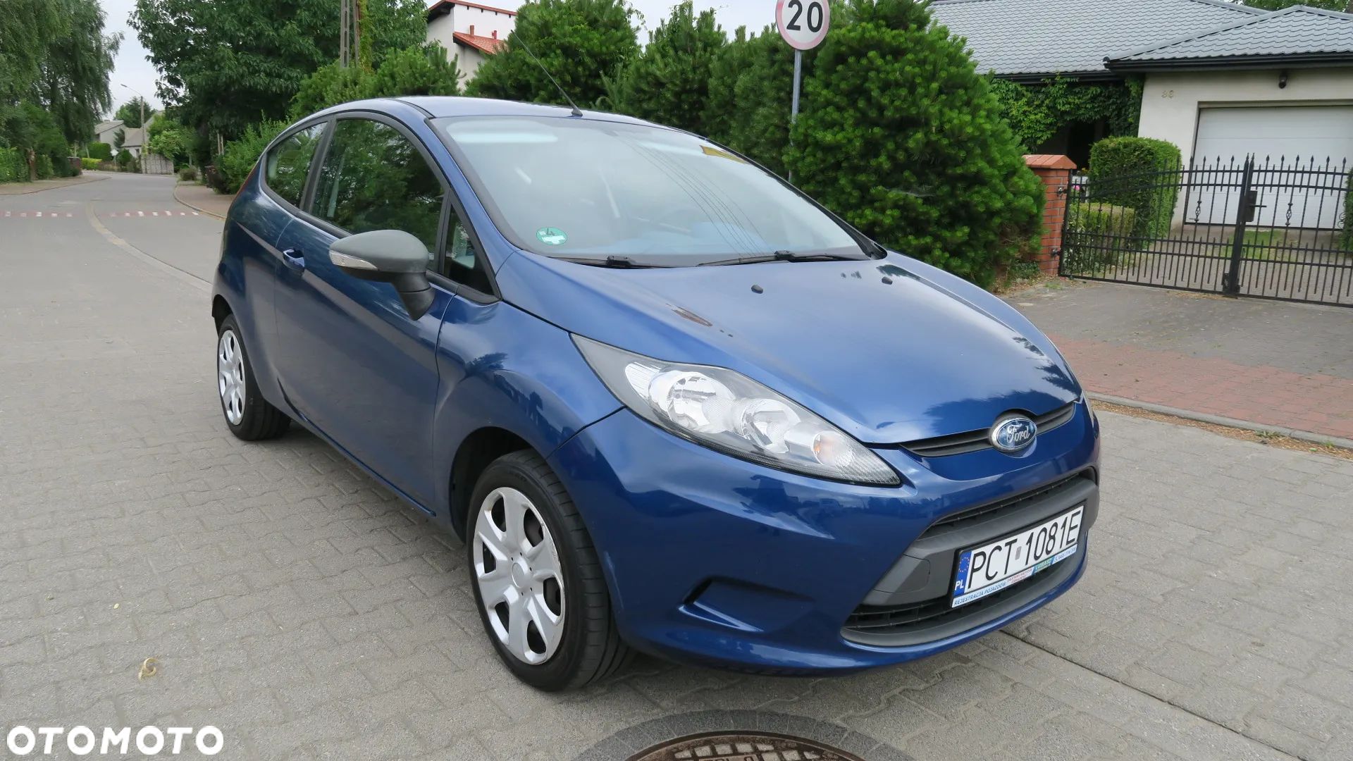 Ford Fiesta 1.4 Ambiente - 1