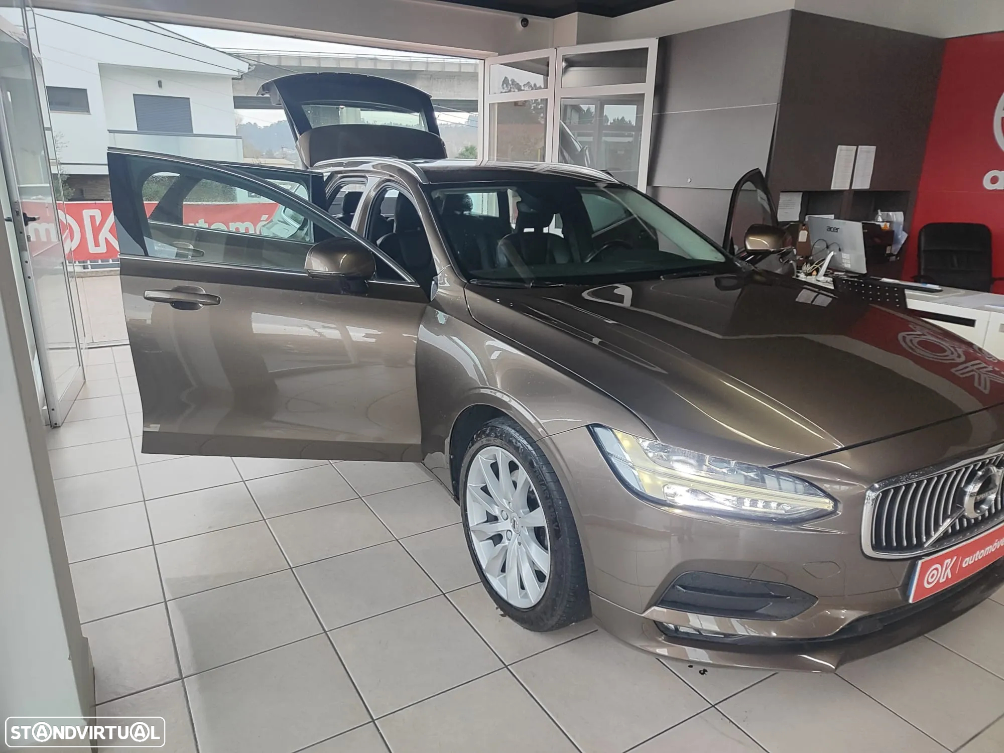 Volvo V90 2.0 D4 Momentum Plus Geartronic - 17