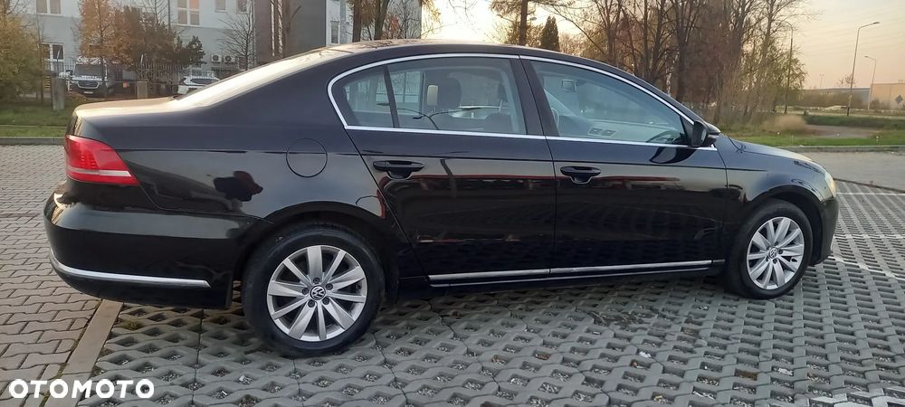 Volkswagen Passat 2.0 TDI DPF Sportline - 14