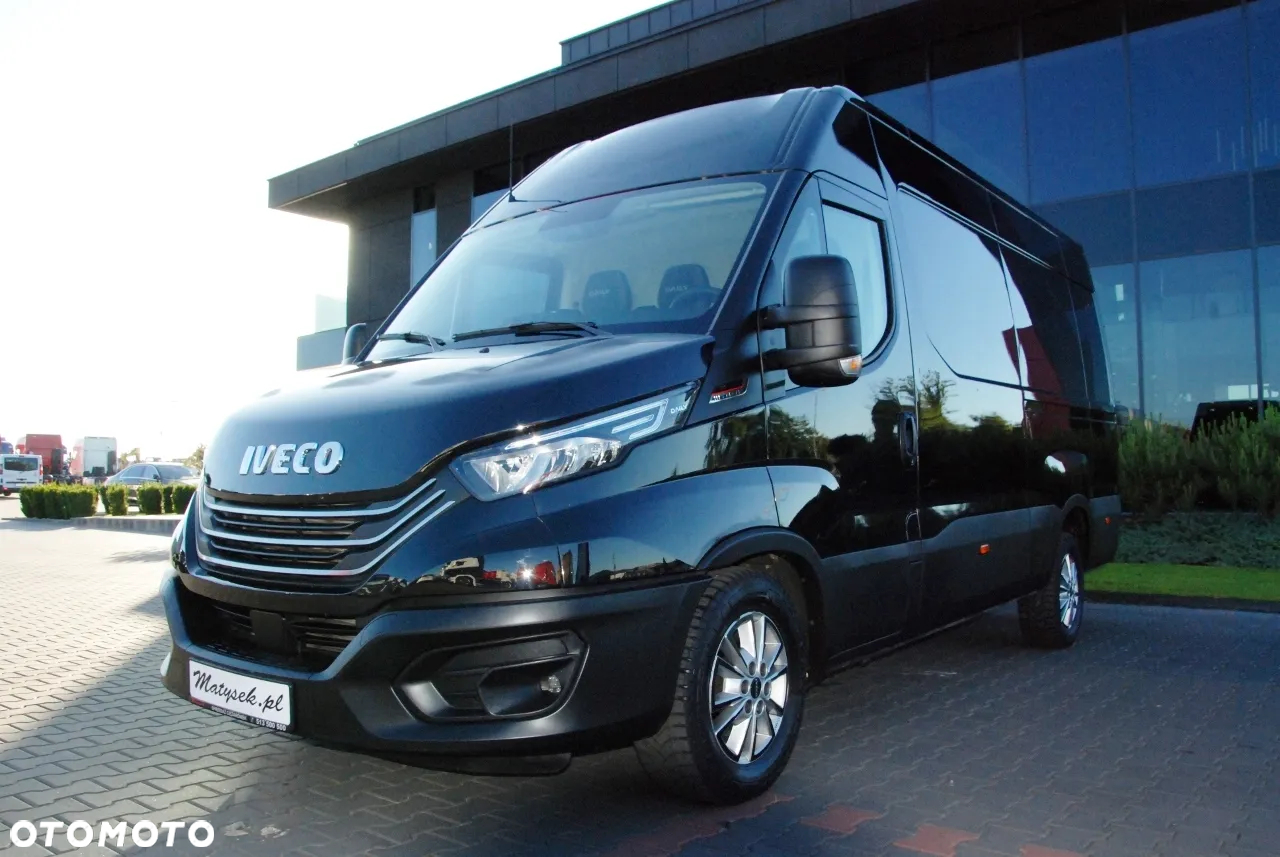 Iveco DAILY 35-180 /  BLASZAK / 2022 ROK /  HI-MATIC / Full opcja / CZARNY METALIK /  SPROWADZONY / PO KONTRAKCIE SERWISOWYM - 11