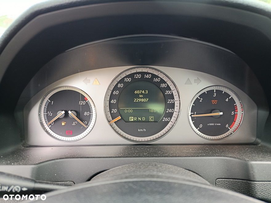 Mercedes-Benz Klasa C 220 CDI DPF Automatik Avantgarde - 4