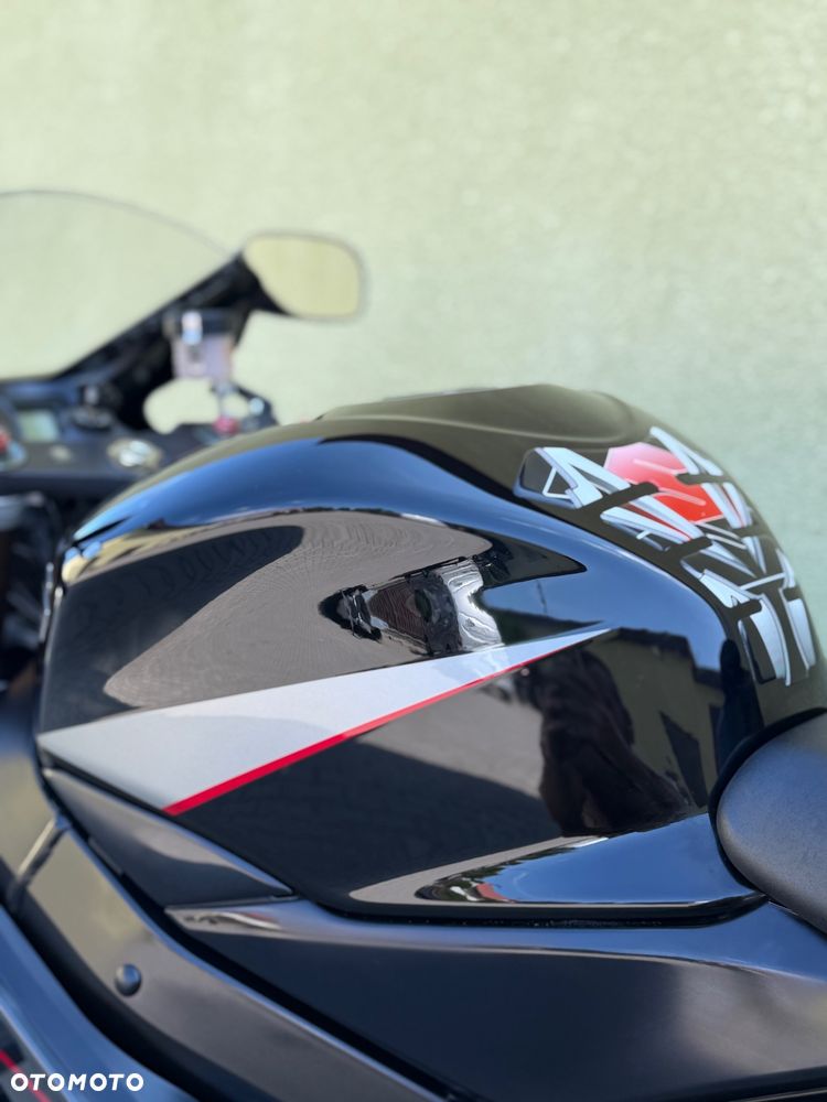 Suzuki GSX-R - 34