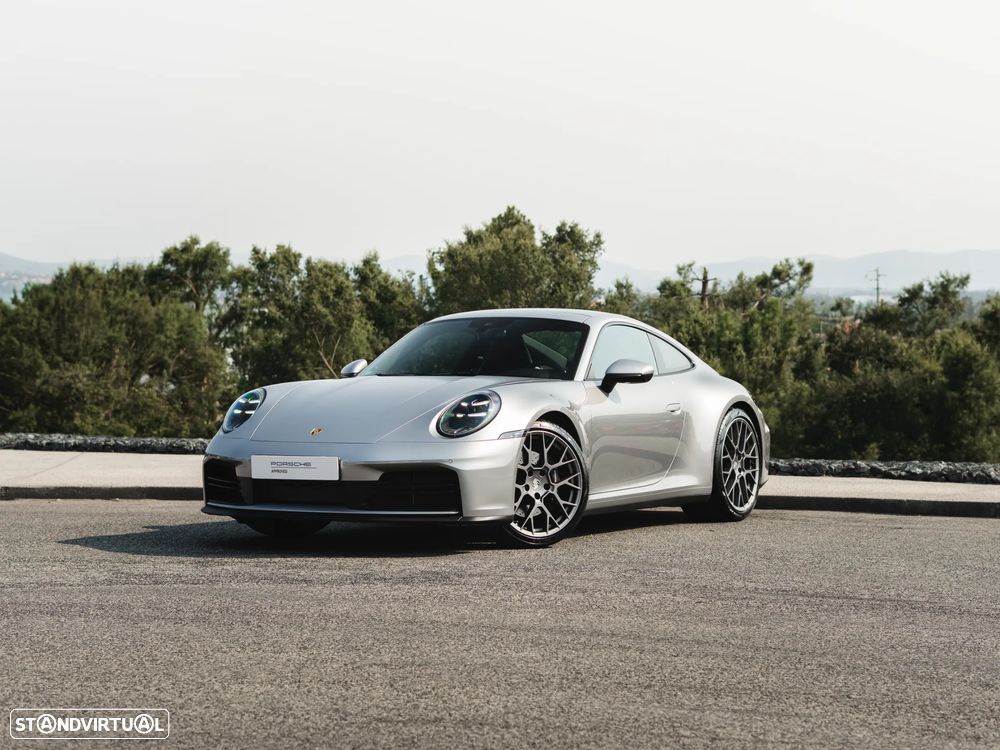 Porsche 911 (992) Carrera - 2