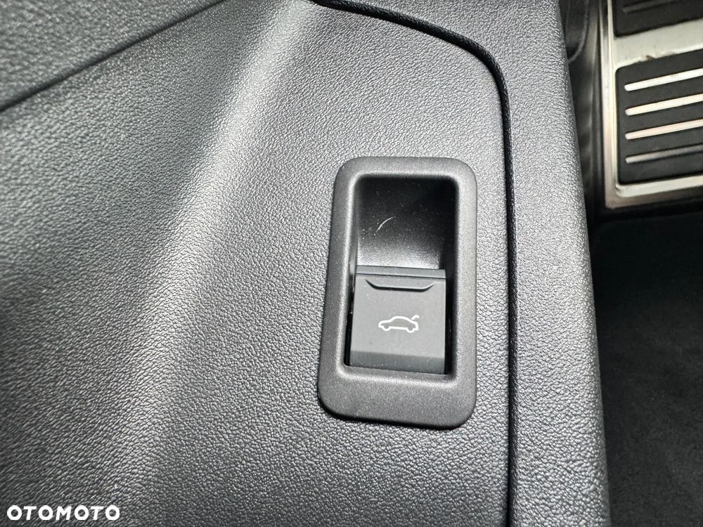 Audi Q6 e-tron - 14