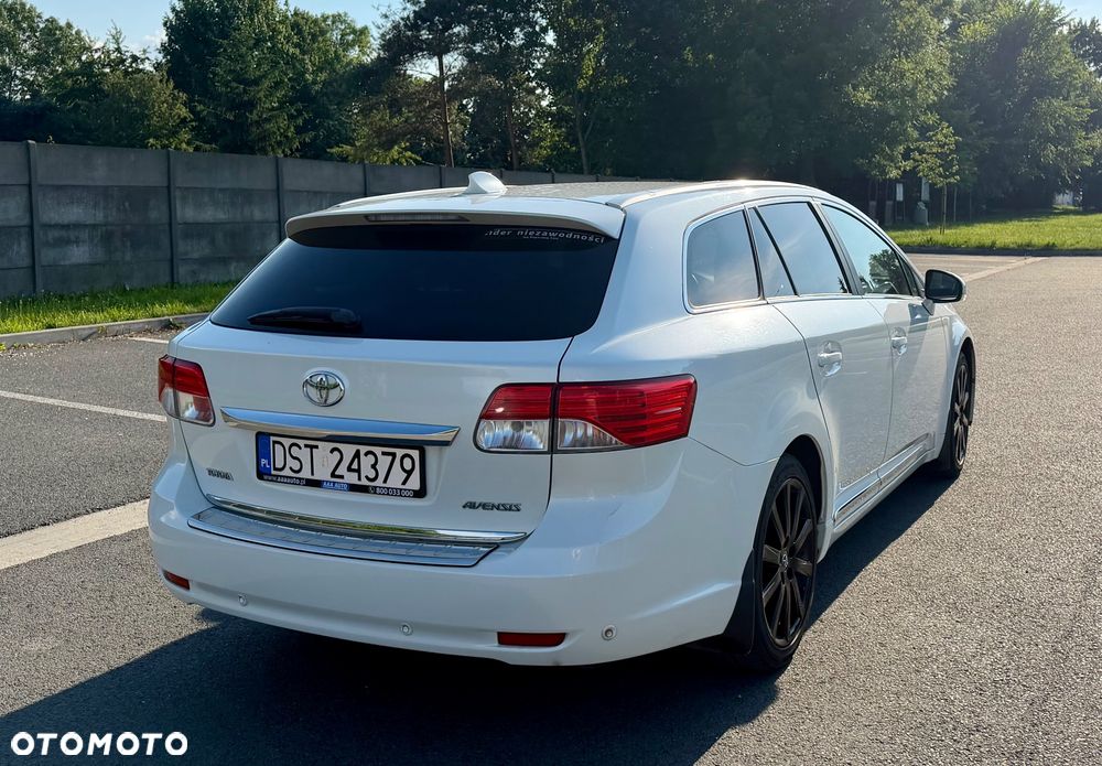 Toyota Avensis 2.0 Prestige NAVI - 6