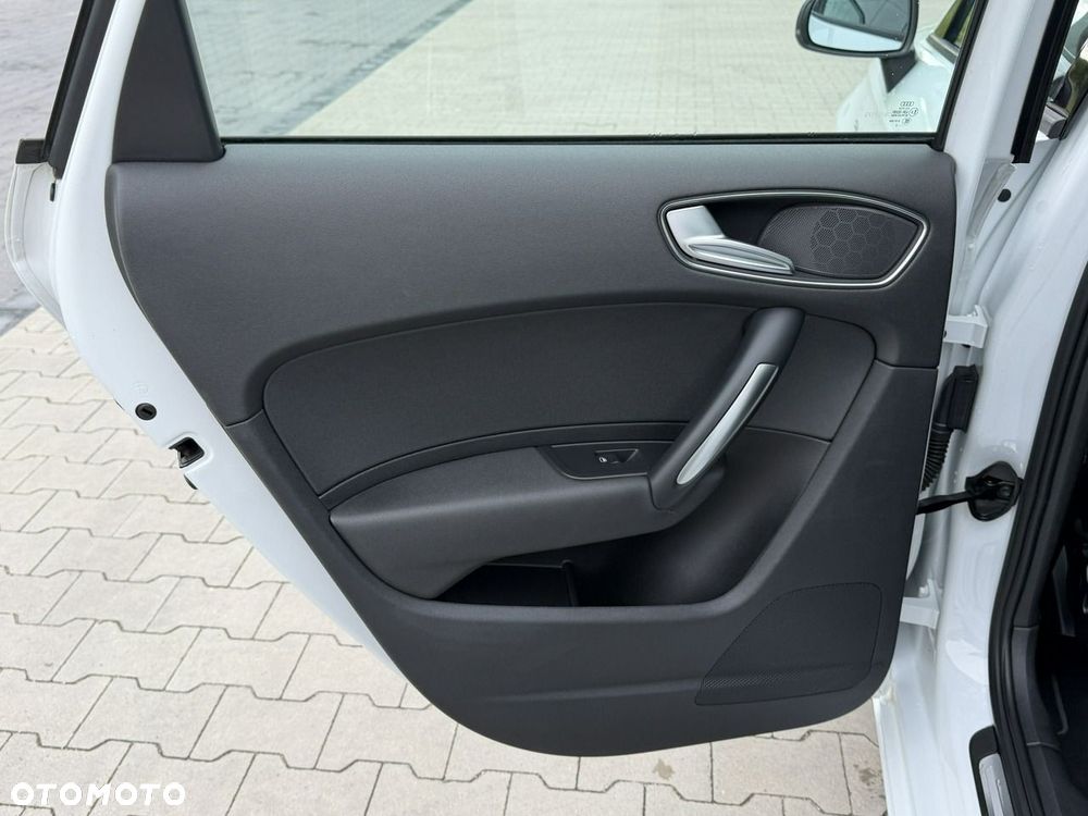 Audi A1 Sportback 1.6 TDI S line edition - 27