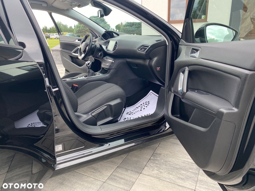 Peugeot 308 1.5 BlueHDi Allure Pack S&S - 18