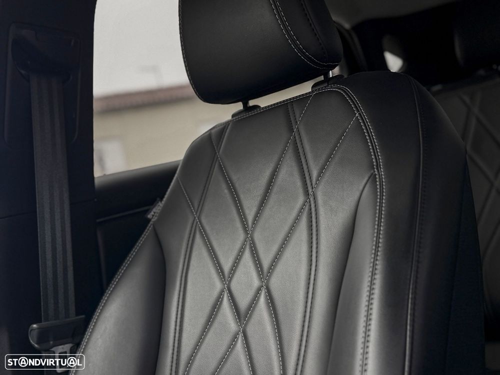 Ford Mustang Mach-E Standard - 13