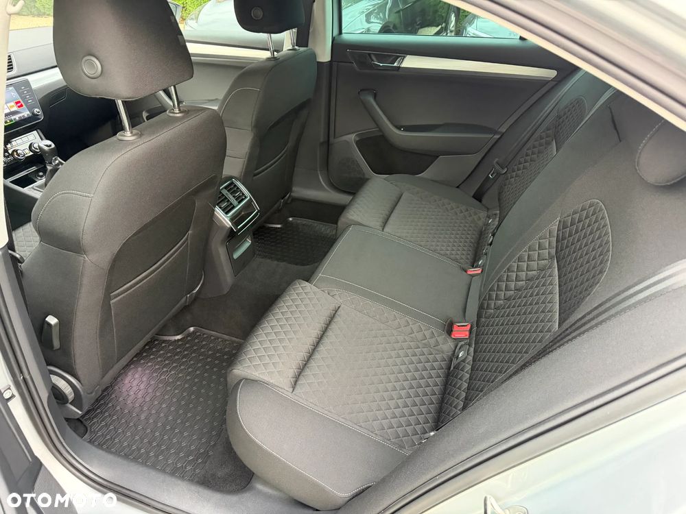 Skoda Superb 2.0 TDI SCR Ambition - 6