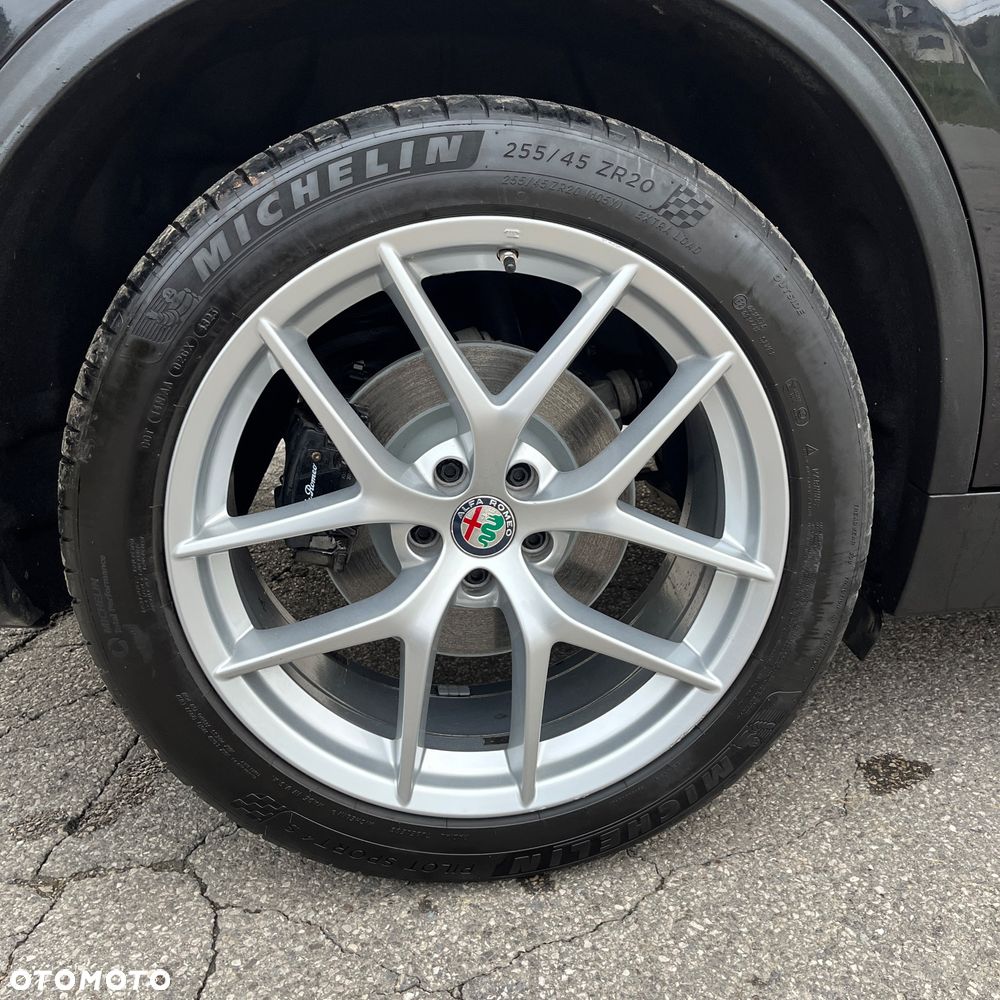 Alfa Romeo Stelvio 2.0 Turbo 16V AT8-Q4 First Edition - 33