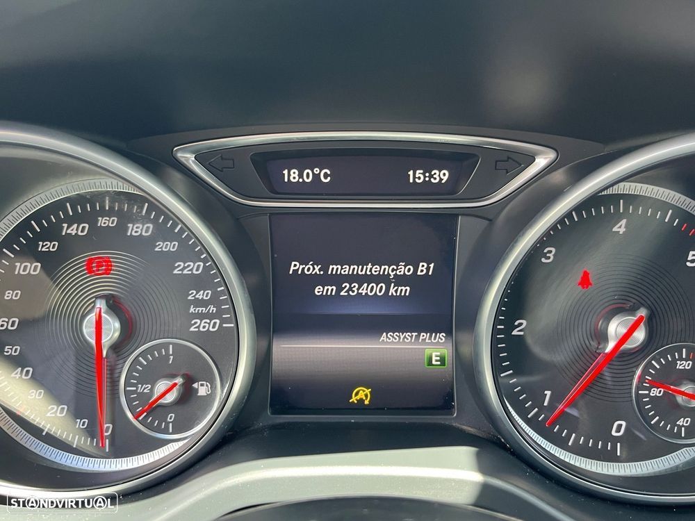 Mercedes-Benz CLA 180 d Shooting Brake AMG Line - 17