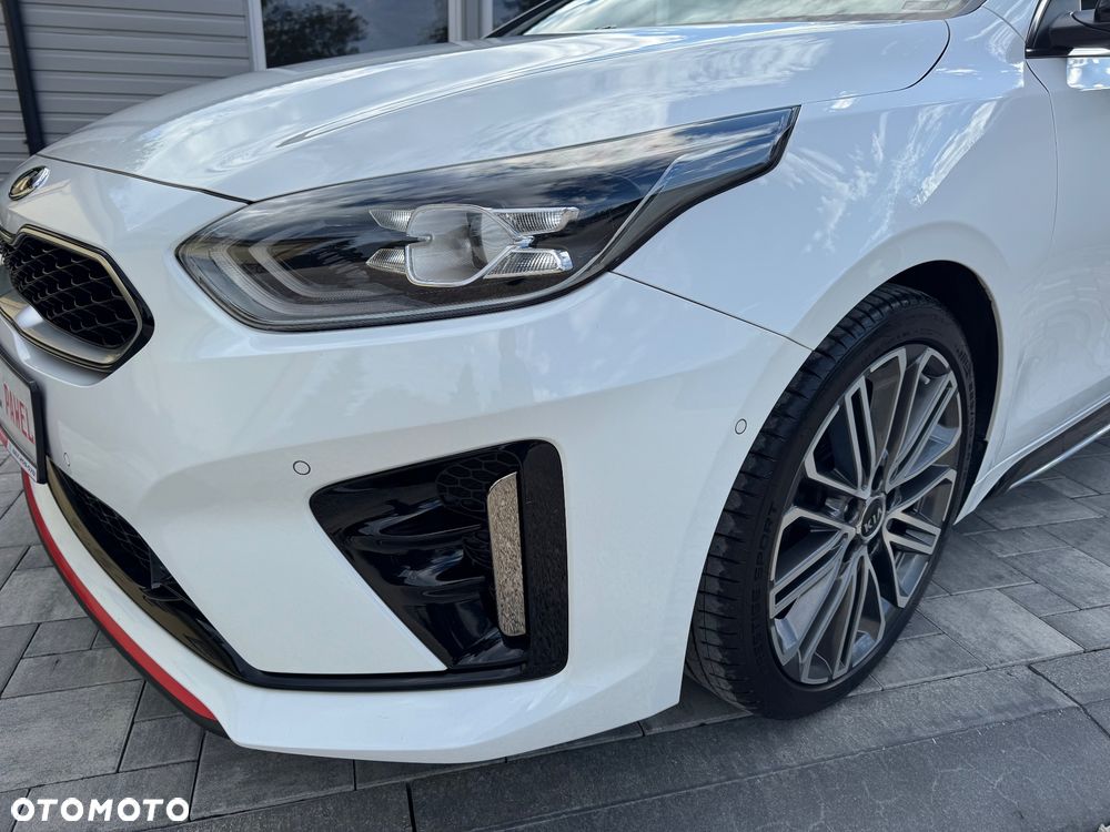 Kia ProCeed - 12