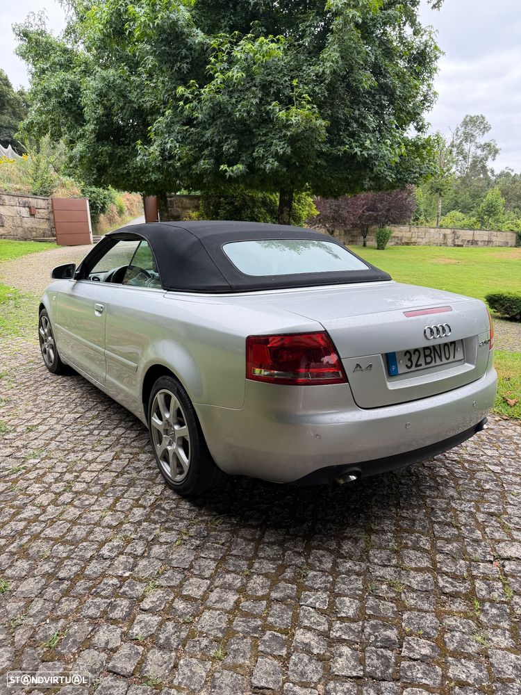 Audi A4 Cabrio 2.0 TDI Exclusive - 8