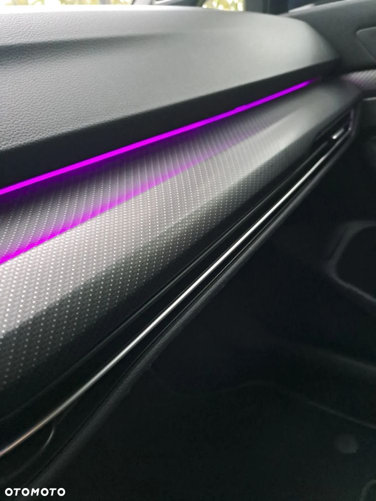 Volkswagen Golf VIII 1.5 eTSI EVO R-Line DSG - 19