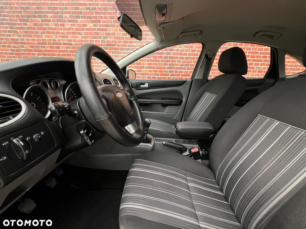 Ford Focus - 12