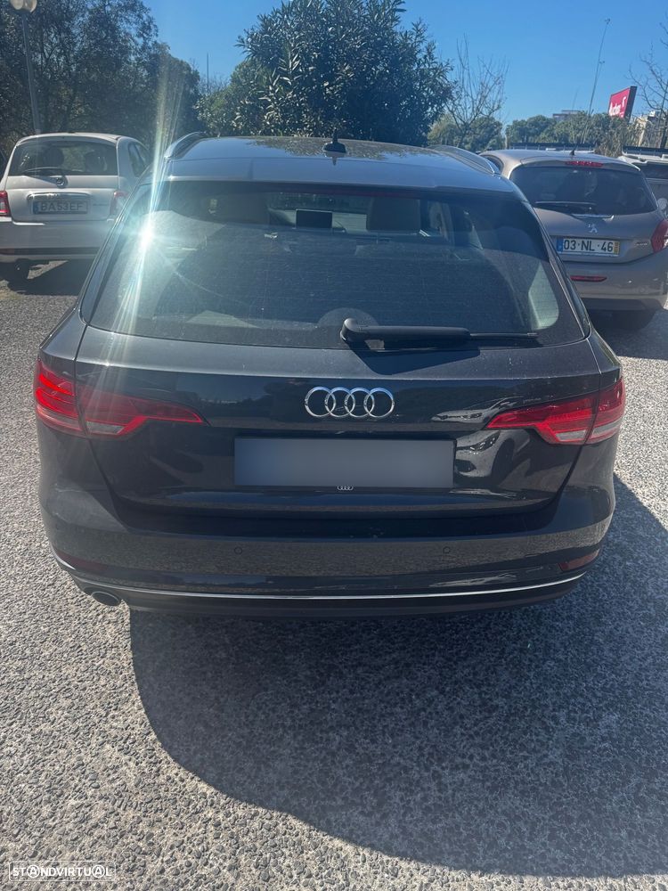 Audi A4 Avant 2.0 TDI Design - 4