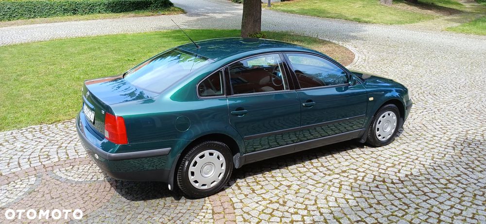 Volkswagen Passat - 38