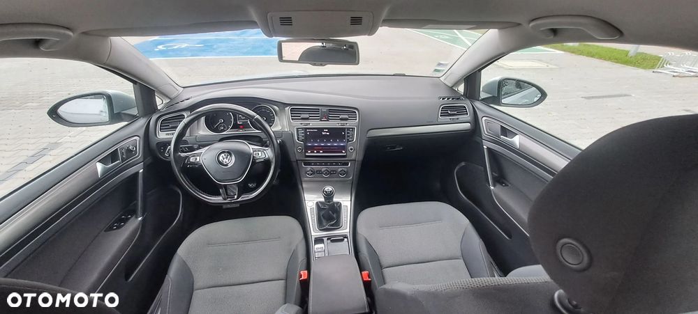 Volkswagen Golf - 17