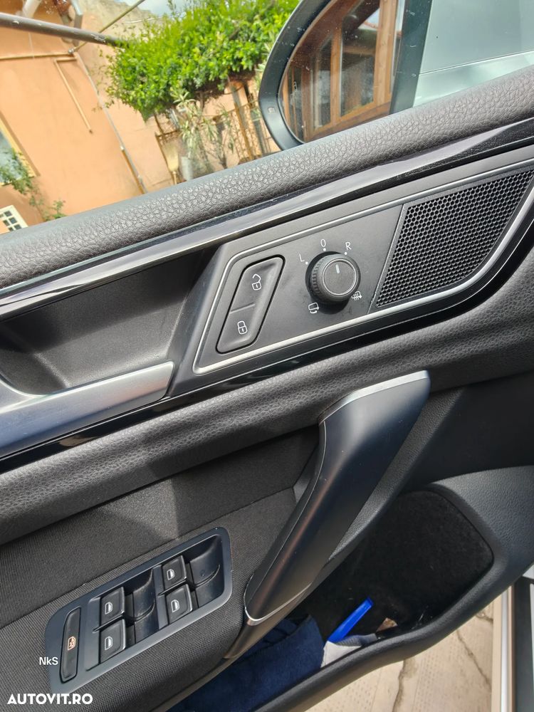Volkswagen Golf Sportsvan 1.6 TDI DPF DSG BMT Highline - 8