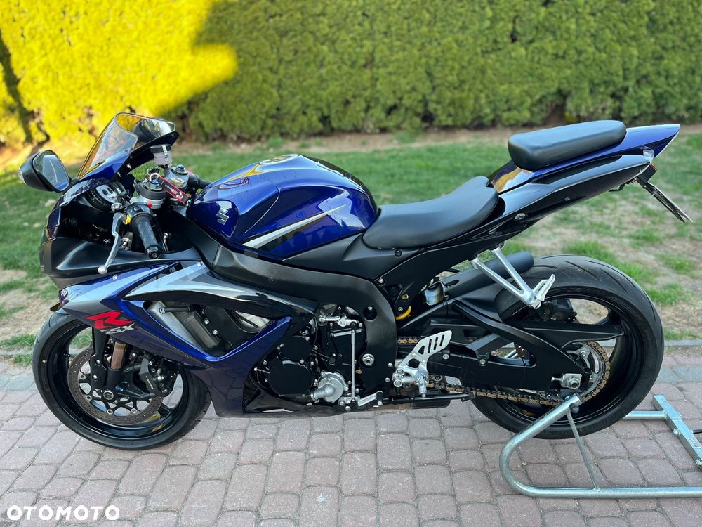Suzuki GSX-R - 10