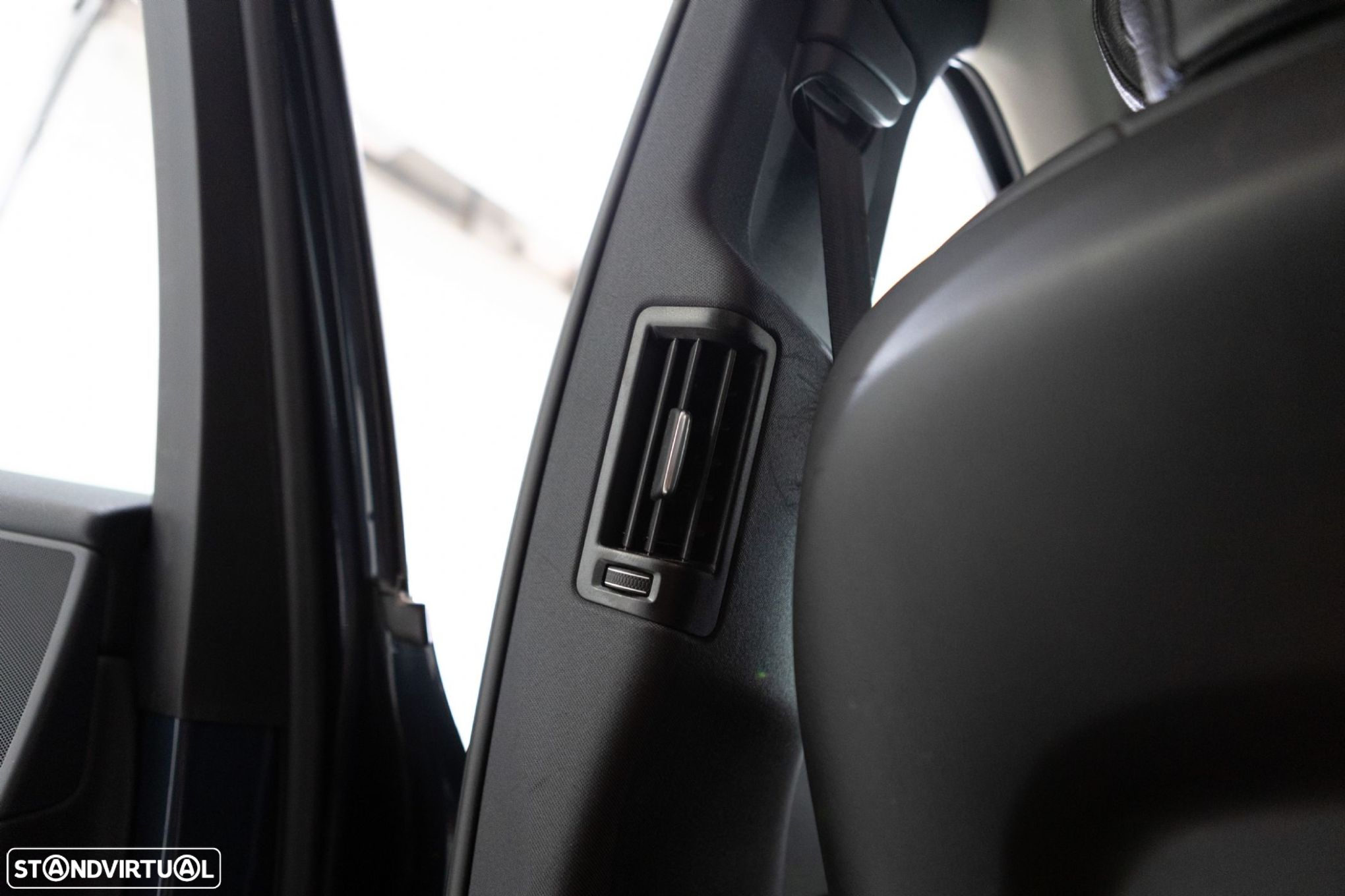 Volvo XC 60 B4 D AWD Geartronic Momentum - 21