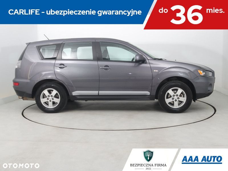 Mitsubishi Outlander - 8