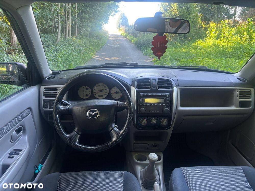 Mazda Demio - 10