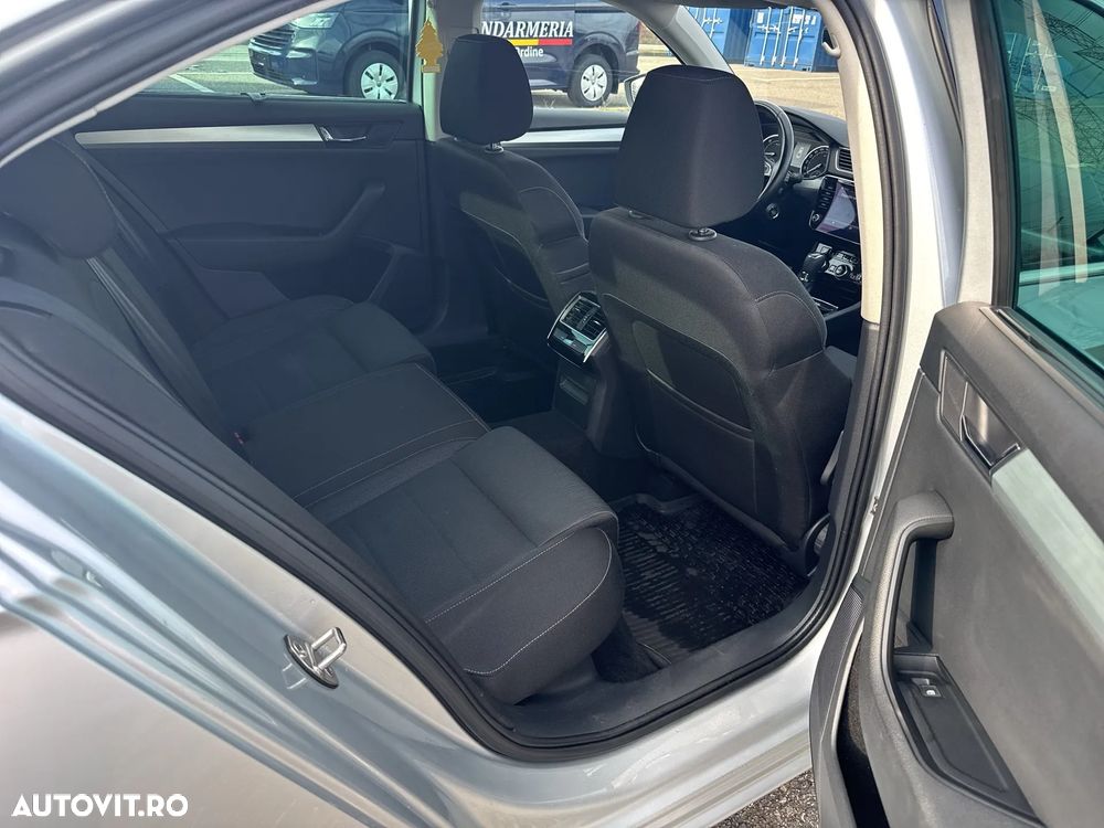 Skoda Superb 2.0 TDI DSG Ambition - 14