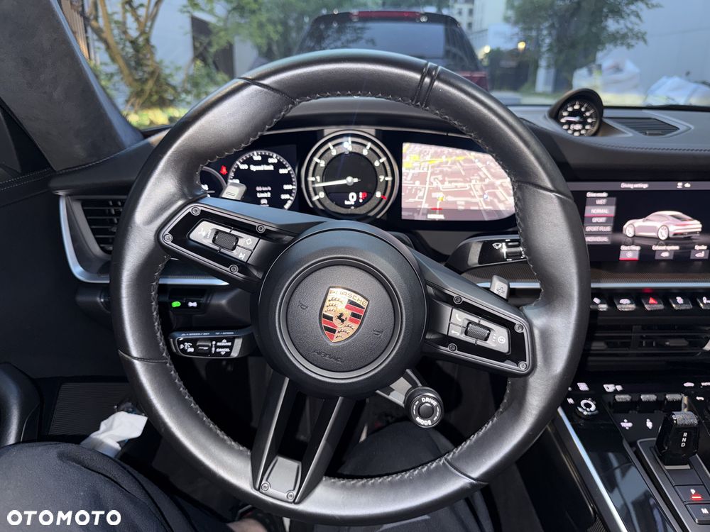 Porsche 911 Carrera 4S - 16