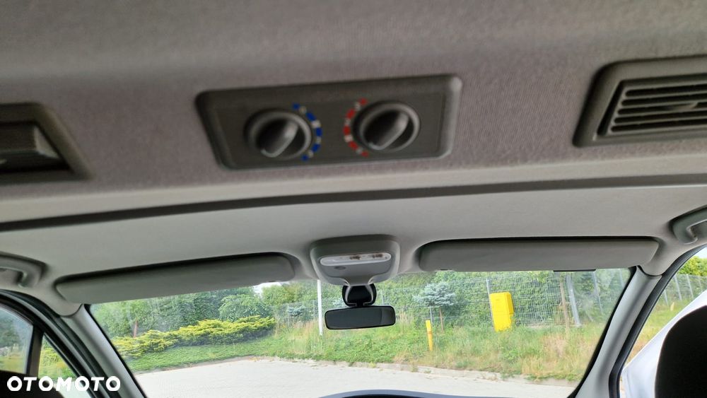 Opel Vivaro - 16