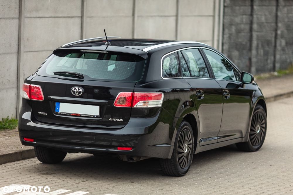Toyota Avensis 1.8 Comfort - 13