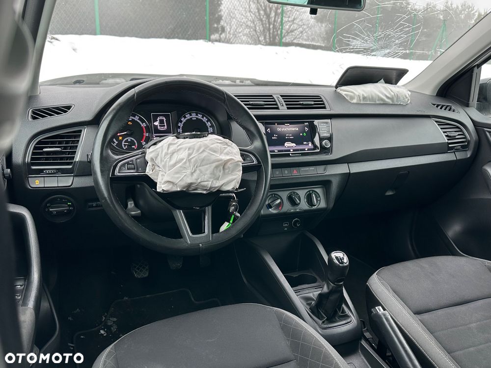 Skoda Fabia 1.0 Style Color - 23