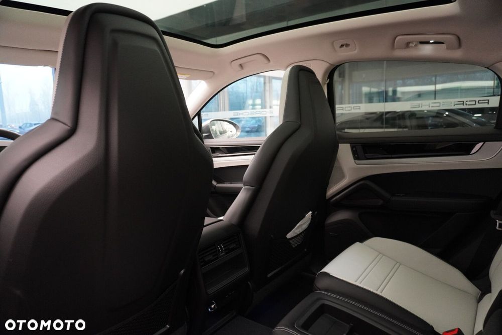 Porsche Cayenne - 29