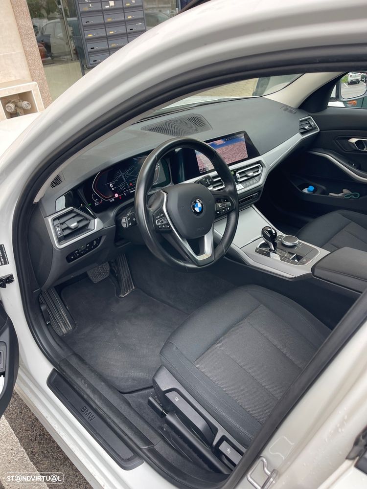 BMW 320 d Aut. Sport Line - 14