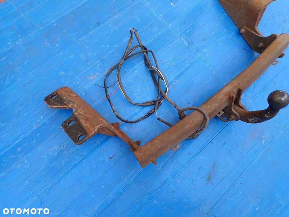 TOYOTA VERSO 09 - HAK HOLOWNICZY - 2