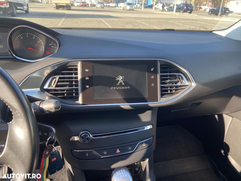 Peugeot 308 125 THP Active - 9
