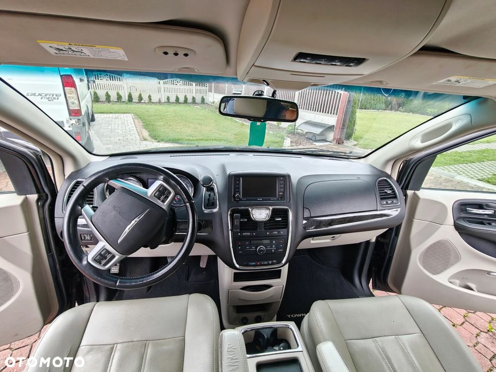 Chrysler Town & Country 3.6 Touring - 8