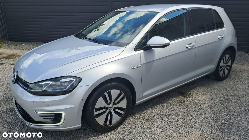 Volkswagen Golf - 4