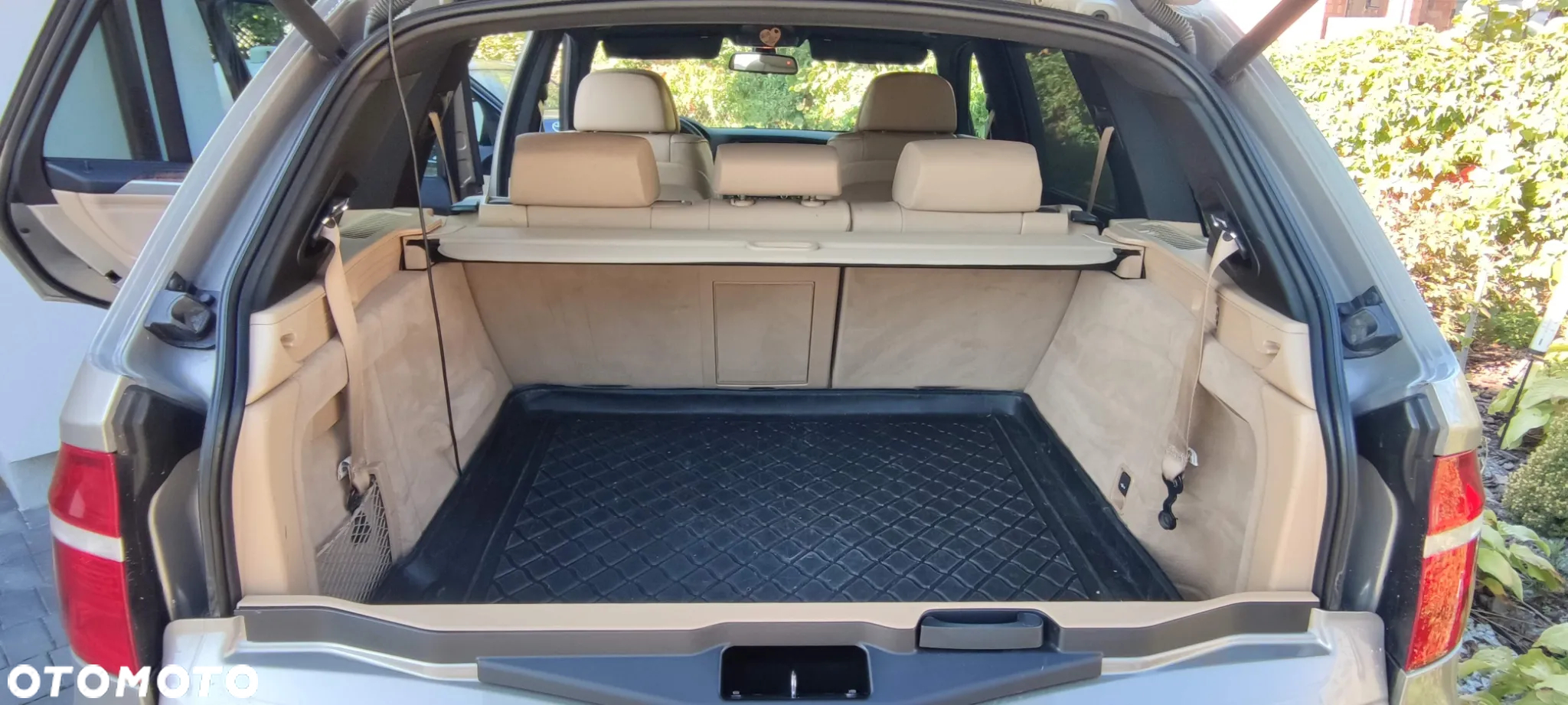 BMW X5 4.8i xDrive - 10