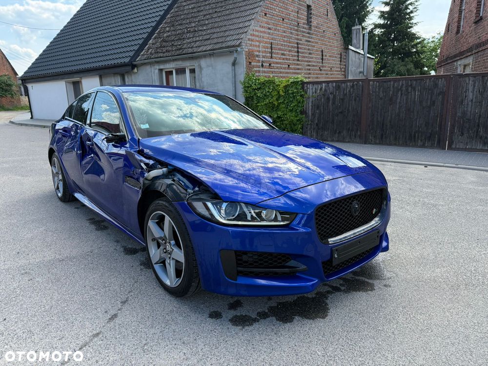 Jaguar XE 2.0 D AWD R-Sport - 3