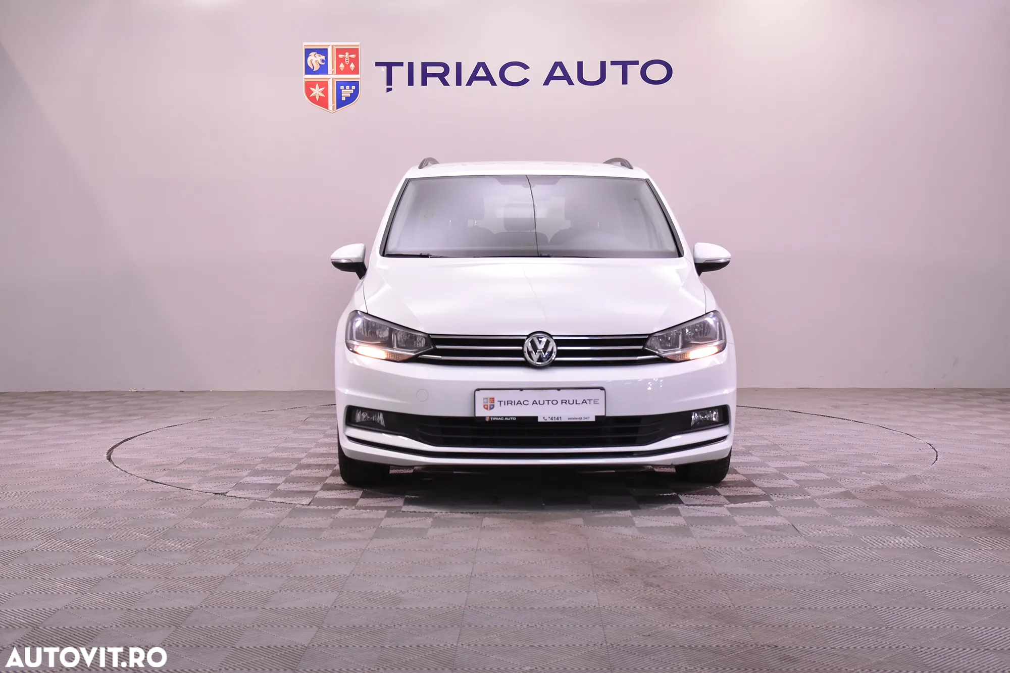 Volkswagen Touran - 8