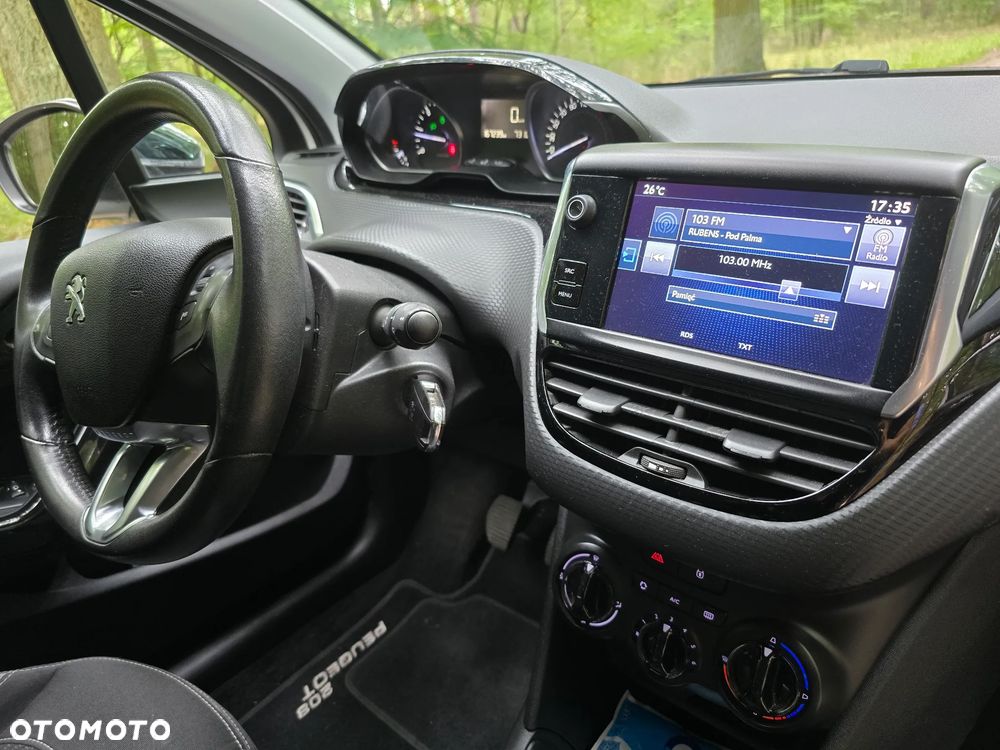 Peugeot 208 - 19